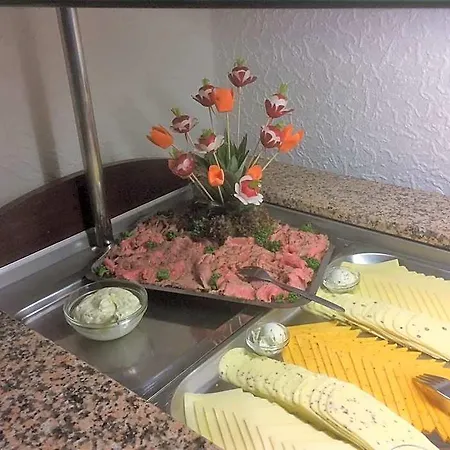 Hotel-restaurant Cafe Caro Hotel 3*