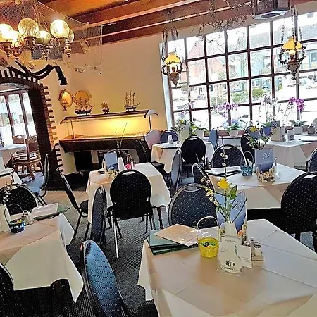 Hotel-restaurant Cafe Caro 3*
